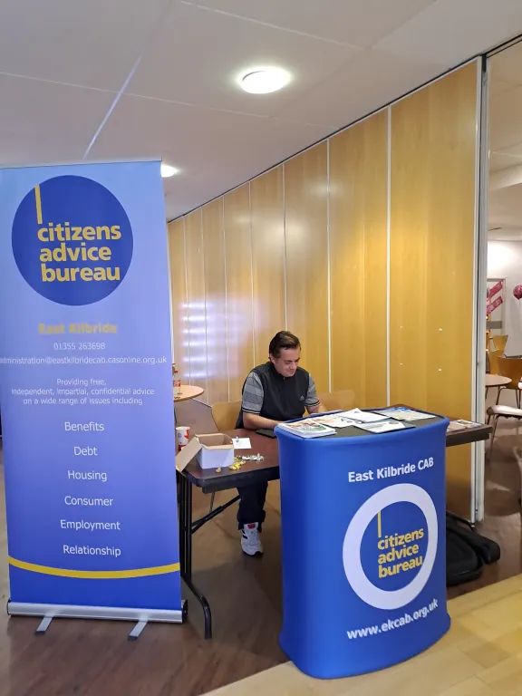 adviser at stand